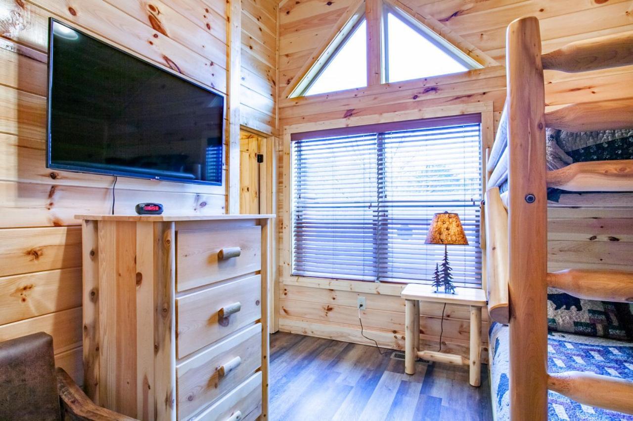 Swimming Bears Lodge 1 With Indoor Pool And Hot Tub Pigeon Forge Ngoại thất bức ảnh
